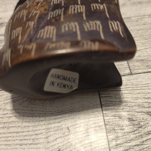 Kenyan Soapstone Bunny Figurine Hand Carved Etched 5" - Picture 6 of 8